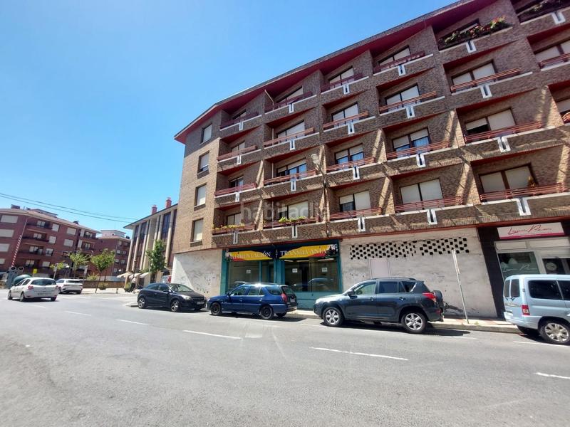 Foto 7a0fa5d1-9c3e-42fe-82ad-bd908158239f. Location local commercial dans Zalla