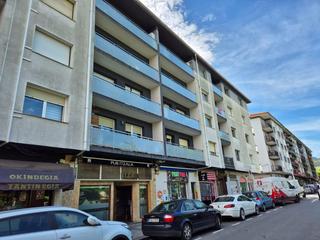 Lloguer Local Comercial a Zalla. Se alquila local en zalla
