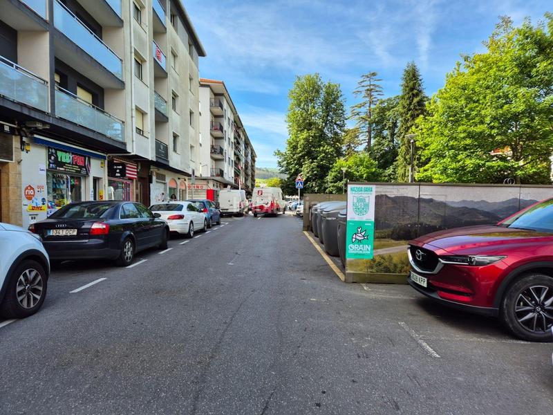 Foto f717ffb0-4899-4517-a99e-519fd8a64618. Location local commercial dans Zalla