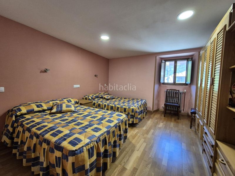 Foto f8140110-e960-40e7-8aa2-5a9ed219d802. Casa adossada a Valle de Mena