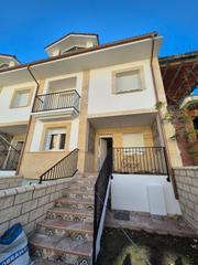 Casa adosada en Valle de Mena. Chalet adosado en villasana de mena