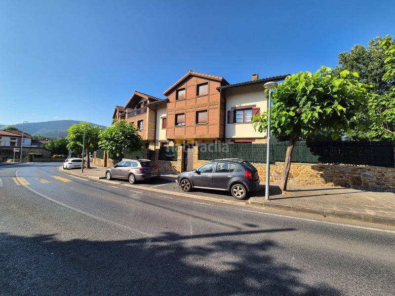 Foto 15deffe0-7179-4747-9c4e-0f58067874a7. Casa adossada amb aparcament a Zalla