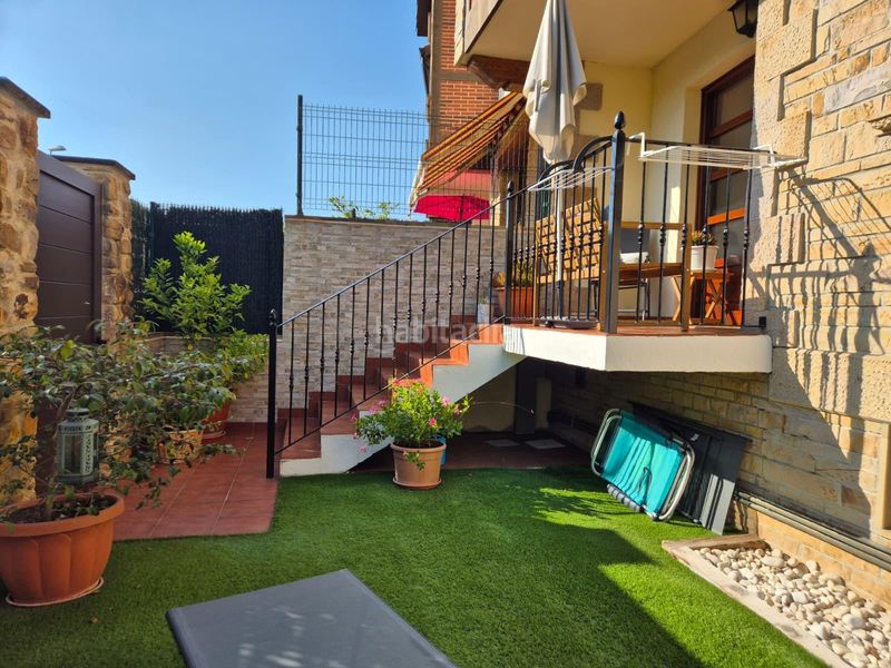 Foto b37022b2-a67f-4155-adf4-e9b121f02b1d. Casa adossada amb aparcament a Zalla