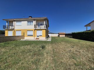 Casa aparellada a Los Vadillos - R. Sanitaria - Pozanos. Bifamiliar en villarcayo
