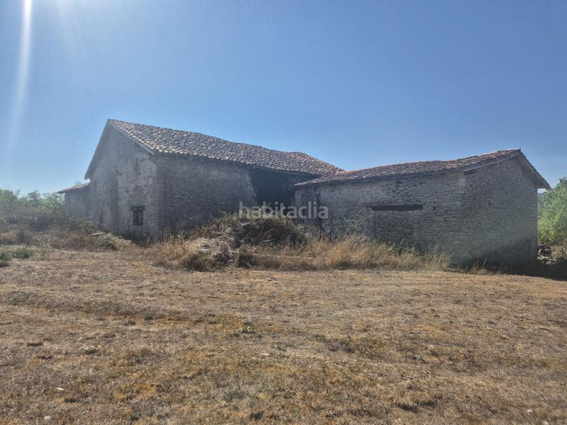 Foto aa7a9f77-7618-4157-b442-44ccef4d47c0. Masia a Valle de Losa
