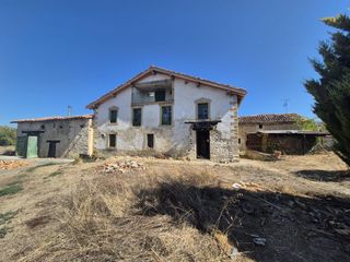 Masia a Valle de Losa. Casa de piedra en valle de losa
