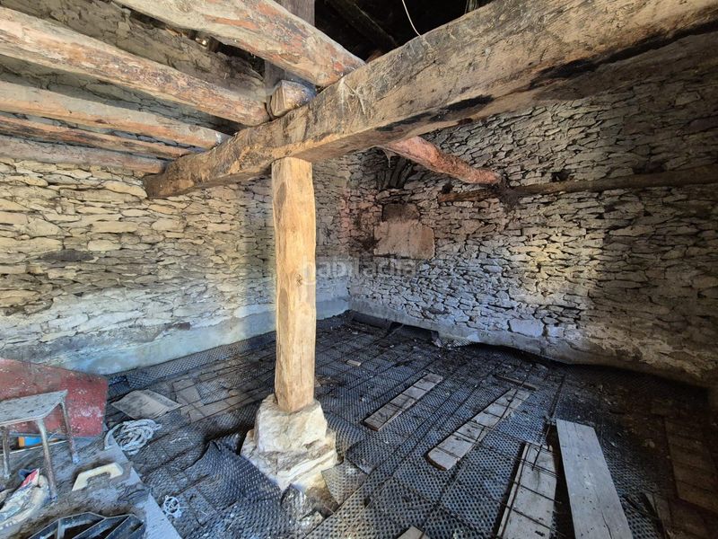 Foto e1c8d73c-b257-4941-ad61-ad67b1ce3827. Masia a Valle de Losa