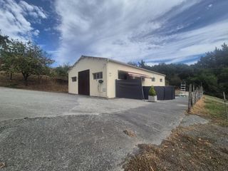 Industrial building in Zalla