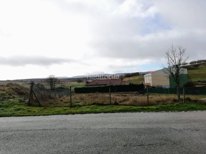 Foto c70e95db-bc35-4be7-854f-394eef0f3443. Terreny residencial a Basconcillos del Tozo