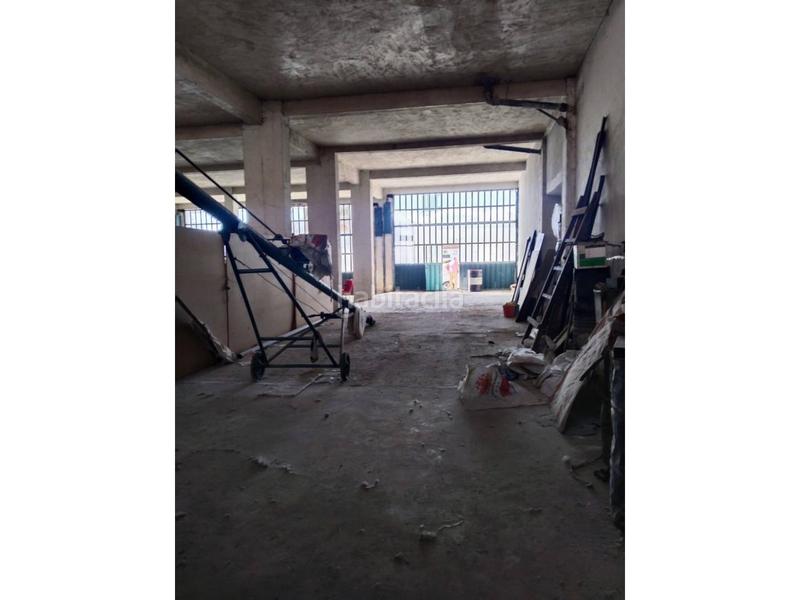 Foto 4d006c50-7b9a-4e1a-ab33-d220047b3f86. Lloguer local comercial a San Julián - Barriada de Cortes Burgos