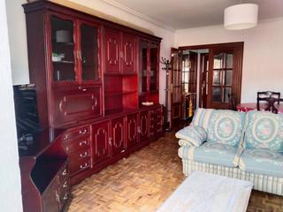 Pis  Progreso. Piso en venta en plaza vegasan pedro de cardeña09002