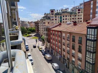Piso  Progreso. Piso en venta en plaza vegasan pedro de cardeña09002