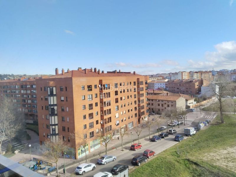 Foto 07fffddb-81bf-430e-b7b8-845546b34d6d. Pis amb calefacció aparcament a San Pedro y San Felices Burgos