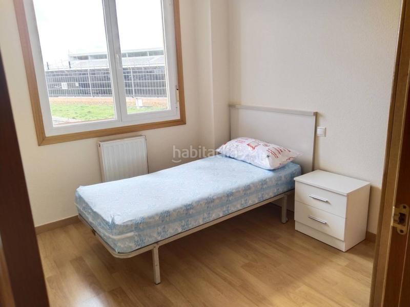 Foto 06248938-99e2-4267-aff7-5db43e035609. Casa aparellada amb calefacció a Villafría - La Ventilla - Castañares Burgos