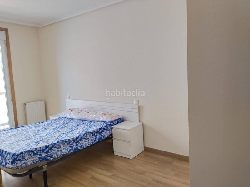 Foto 08db795b-0fc4-4b2a-a143-4e03a765d910. Casa aparellada amb calefacció a Villafría - La Ventilla - Castañares Burgos