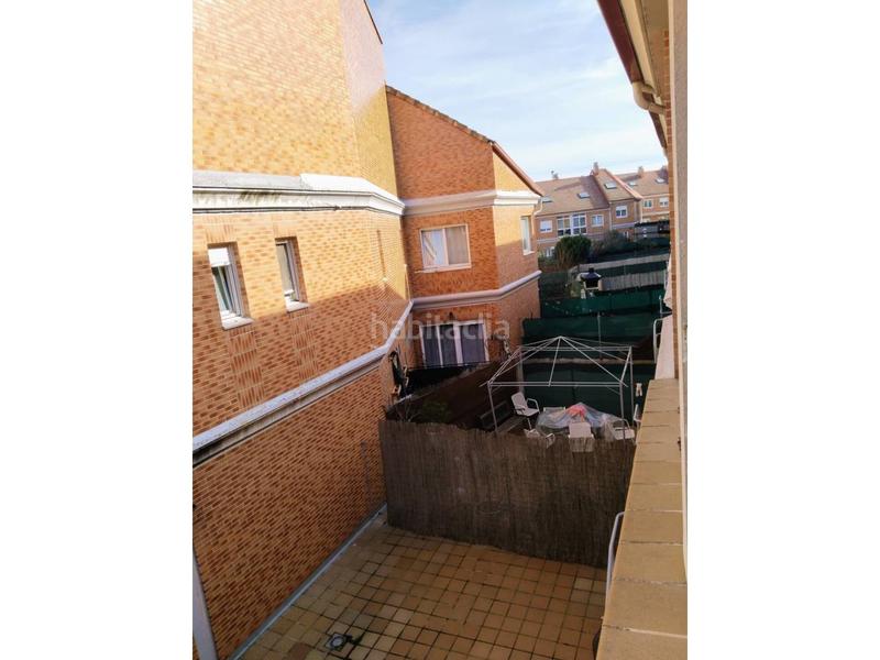 Foto 0eef5a88-3490-46e5-9611-bfa20c5e7836. Casa aparellada amb calefacció a Villafría - La Ventilla - Castañares Burgos