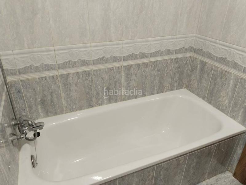 Foto 154fb38b-b6ab-4a38-8b59-a40c66fde1f1. Casa aparellada amb calefacció a Villafría - La Ventilla - Castañares Burgos