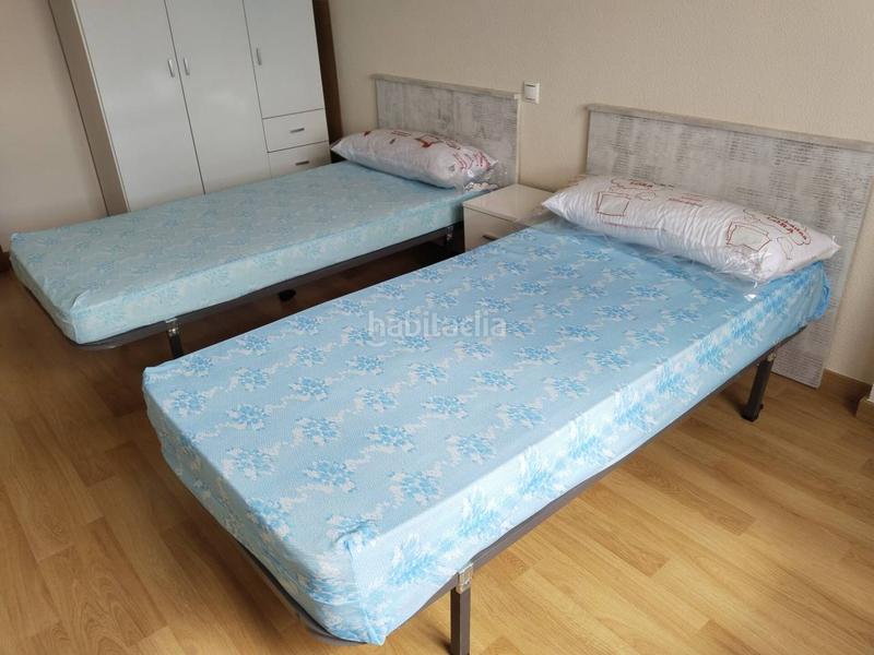 Foto 1cd7b290-0a75-4e39-afe7-42fc4c97f87e. Casa aparellada amb calefacció a Villafría - La Ventilla - Castañares Burgos