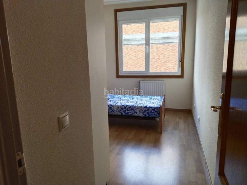 Foto 2c237e24-21a9-402b-b1ec-396bfa5c9b75. Casa aparellada amb calefacció a Villafría - La Ventilla - Castañares Burgos