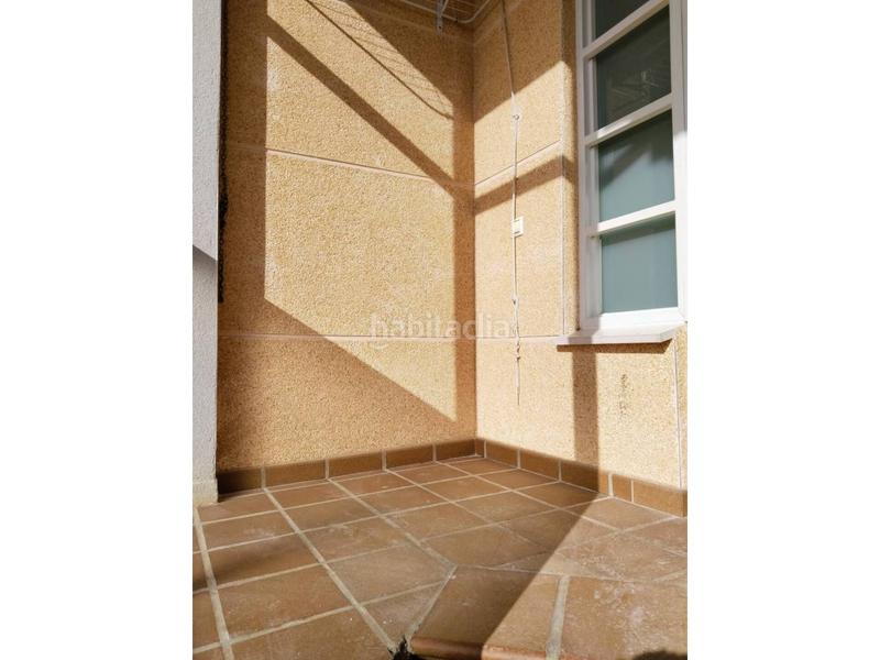 Foto 2f0d4e04-2c1d-46df-9d45-849c5f1026d1. Casa aparellada amb calefacció a Villafría - La Ventilla - Castañares Burgos