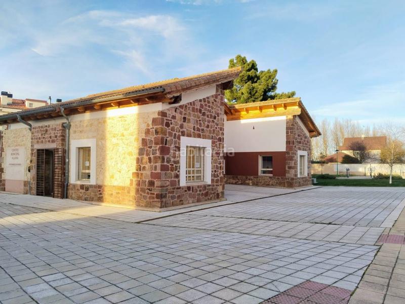 Foto 318502c4-386e-4bd4-8d36-cae21e7647a1. Casa aparellada amb calefacció a Villafría - La Ventilla - Castañares Burgos