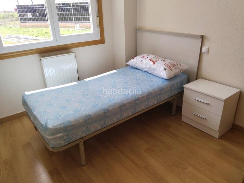 Foto 32fa8b74-d73b-461e-b1ae-b748af4c23ad. Casa aparellada amb calefacció a Villafría - La Ventilla - Castañares Burgos