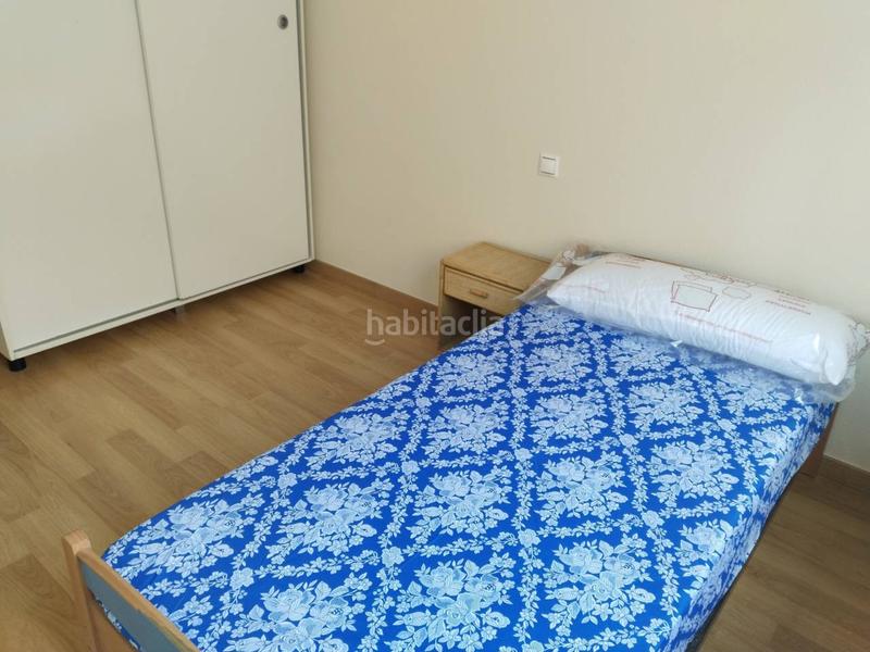 Foto 3e86d661-2d9c-4bd4-9ef2-d6cc44f81e64. Casa aparellada amb calefacció a Villafría - La Ventilla - Castañares Burgos