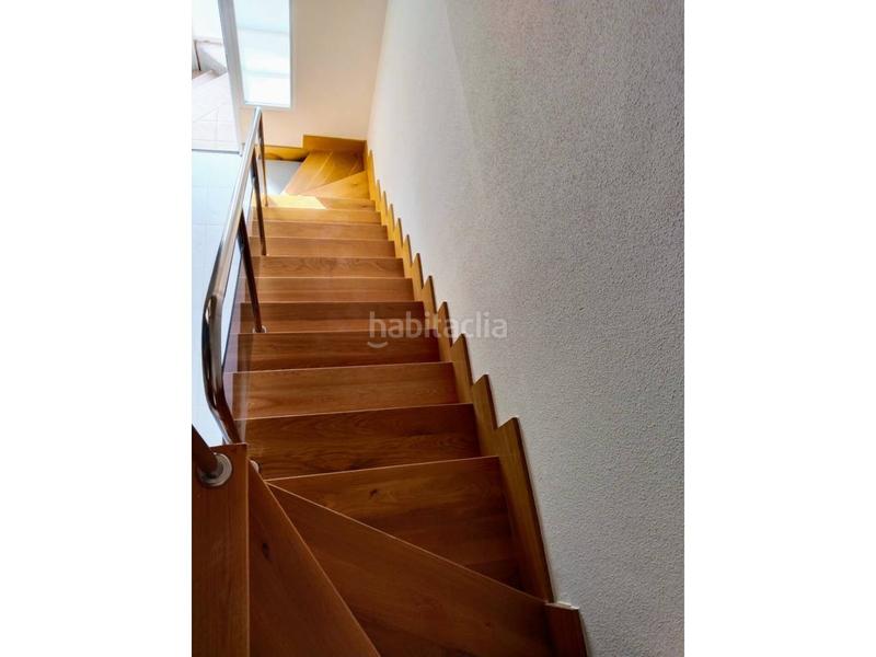 Foto 45b0827e-f45c-4e9a-a035-023ea26970be. Casa aparellada amb calefacció a Villafría - La Ventilla - Castañares Burgos