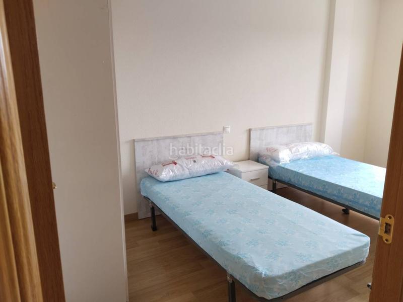 Foto 4d150c80-b67a-4de0-86d6-c5a66daf5ec1. Casa aparellada amb calefacció a Villafría - La Ventilla - Castañares Burgos