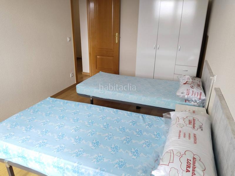 Foto 4da1a99b-68c6-41ca-9596-00557d321e40. Casa aparellada amb calefacció a Villafría - La Ventilla - Castañares Burgos