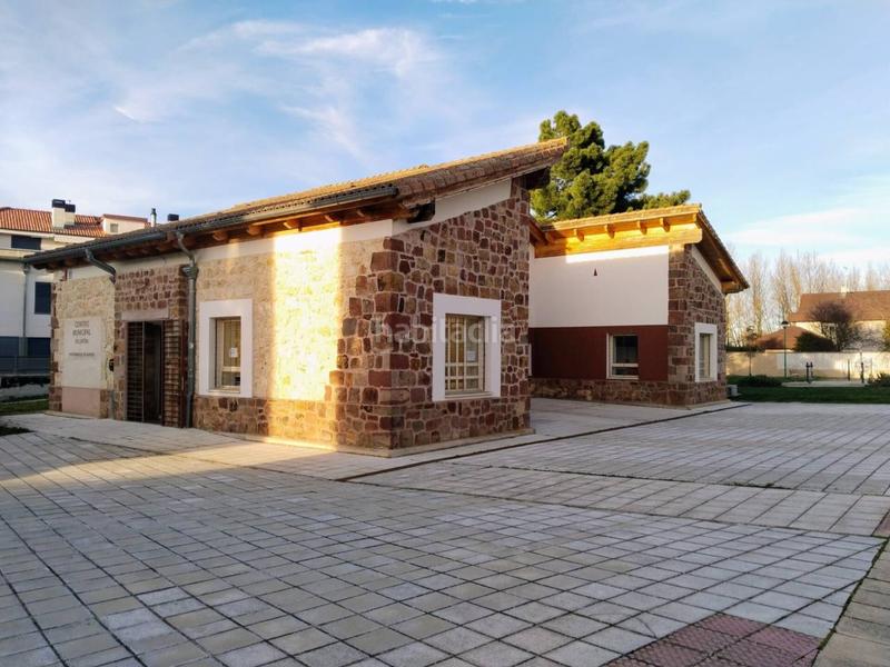 Foto 6329189a-fd3d-4690-a9d3-5faecfad4679. Casa aparellada amb calefacció a Villafría - La Ventilla - Castañares Burgos