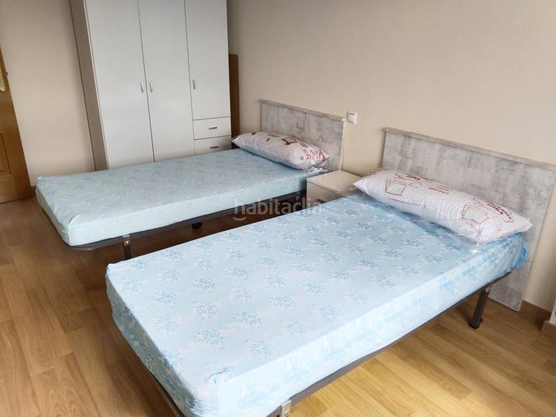 Foto 641fb521-4d96-44ad-bbb2-4242ba5436e7. Casa aparellada amb calefacció a Villafría - La Ventilla - Castañares Burgos