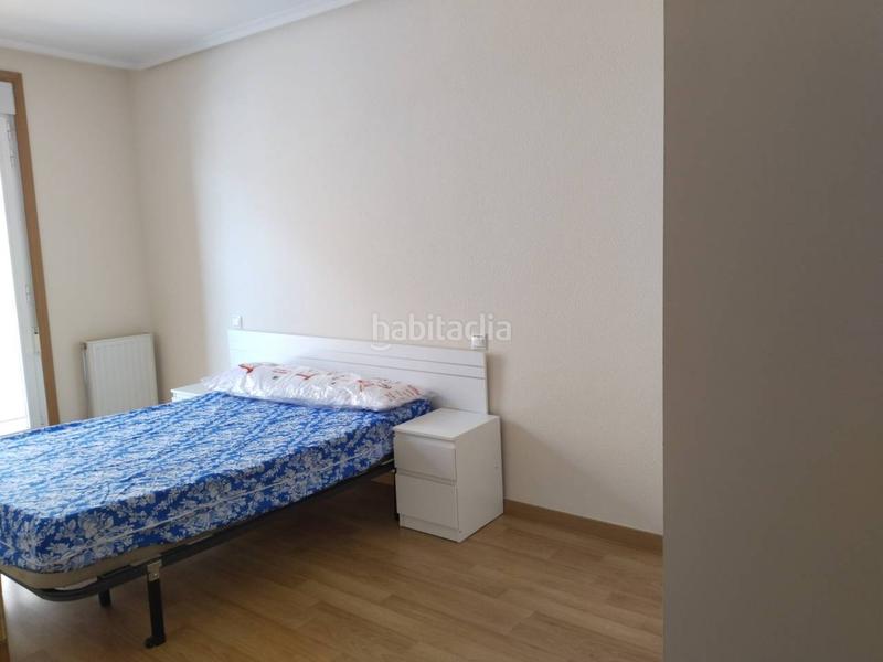 Foto 7d8ce6da-78bf-43d7-ac82-264687b08a4f. Casa aparellada amb calefacció a Villafría - La Ventilla - Castañares Burgos