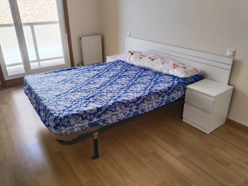 Foto 7f614f00-ed25-4e75-9c64-555067b6654d. Casa aparellada amb calefacció a Villafría - La Ventilla - Castañares Burgos