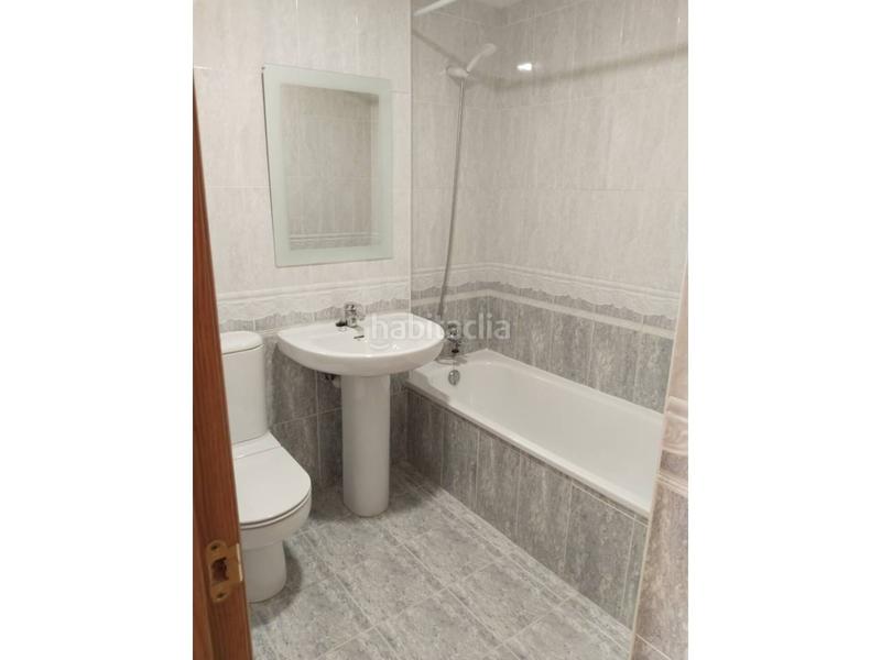 Foto a6e8d0ce-165d-4b00-aa71-8737dfda1c26. Casa aparellada amb calefacció a Villafría - La Ventilla - Castañares Burgos