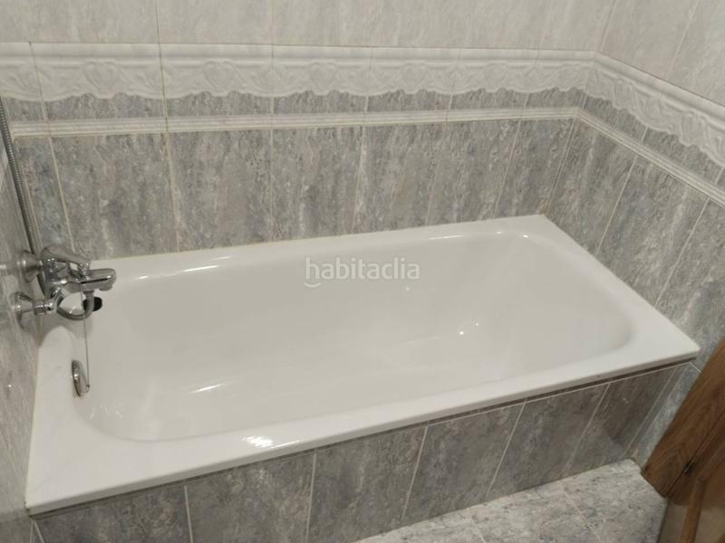 Foto ac802c71-7764-4106-a991-0b39fbfe4f9c. Casa aparellada amb calefacció a Villafría - La Ventilla - Castañares Burgos