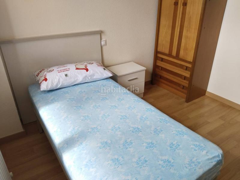 Foto b46598fb-690e-49b8-b751-20d0df815c18. Casa aparellada amb calefacció a Villafría - La Ventilla - Castañares Burgos