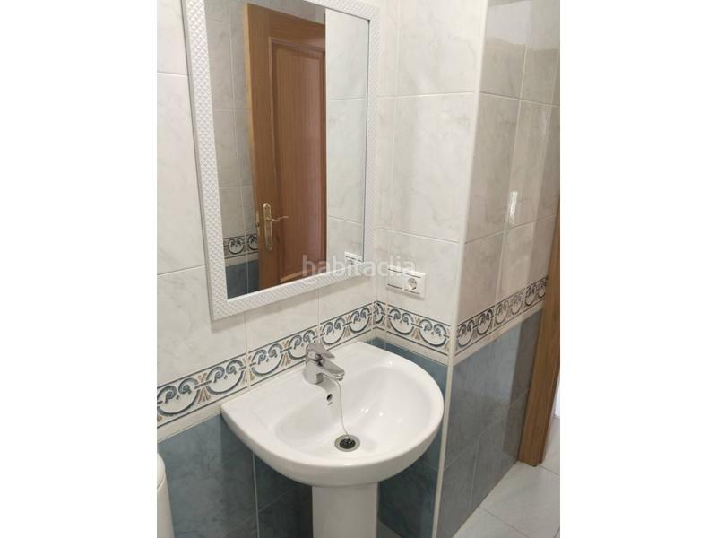 Foto bb8e0cb2-4329-44a7-aadb-400558c610f3. Casa aparellada amb calefacció a Villafría - La Ventilla - Castañares Burgos