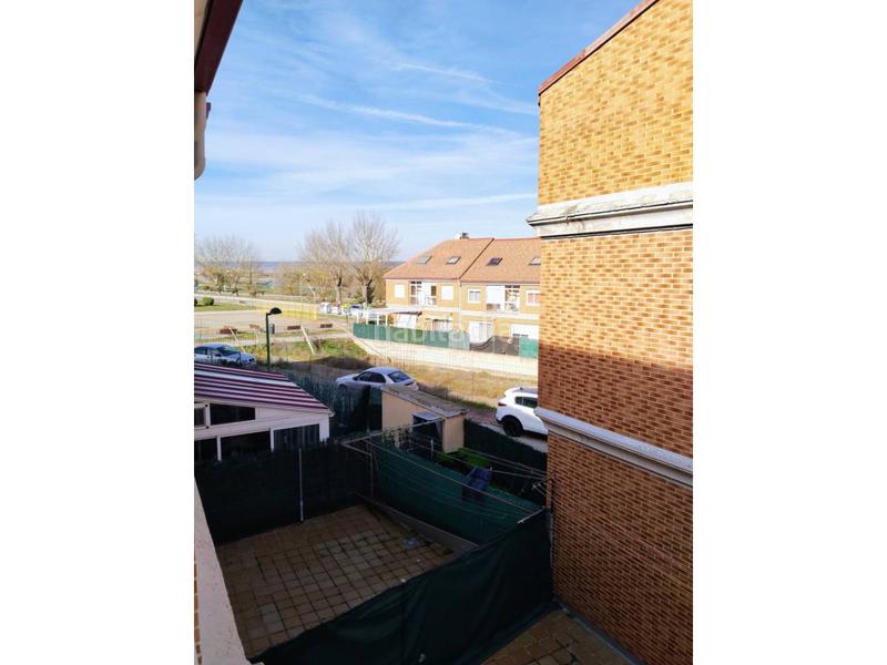 Foto c340aa47-648b-42ae-9f60-cd387d10b963. Casa aparellada amb calefacció a Villafría - La Ventilla - Castañares Burgos