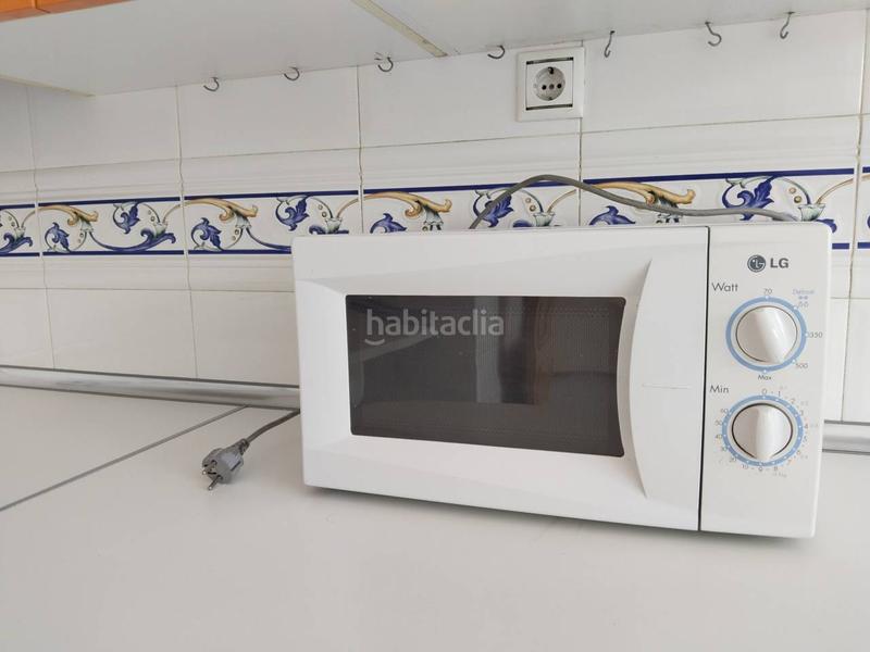 Foto c76d8737-527b-4abc-9f7a-f50dd5a6d570. Casa aparellada amb calefacció a Villafría - La Ventilla - Castañares Burgos