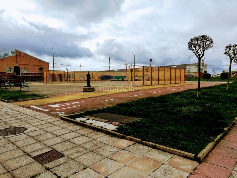 Foto d8619241-47f0-4207-bd23-dae43e88a105. Casa aparellada amb calefacció a Villafría - La Ventilla - Castañares Burgos