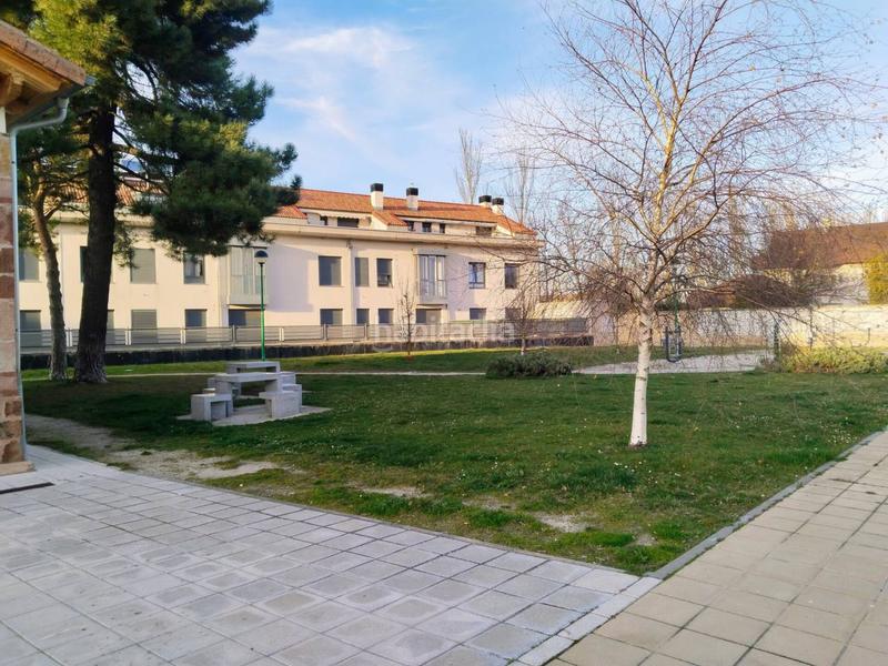 Foto d96c639e-786a-4a46-98fd-8d88b6a84d6b. Casa aparellada amb calefacció a Villafría - La Ventilla - Castañares Burgos