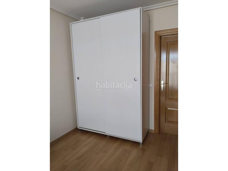 Foto e85b7c59-e2c4-479a-b363-d4327becfbd6. Casa aparellada amb calefacció a Villafría - La Ventilla - Castañares Burgos