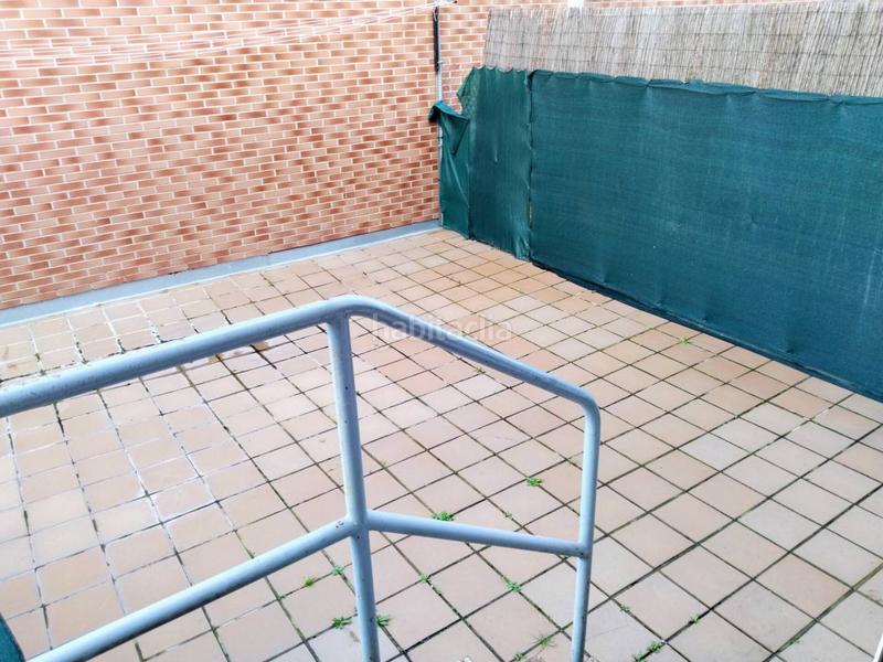 Foto f8b278b8-bb9b-4405-a082-eea707f141a9. Casa aparellada amb calefacció a Villafría - La Ventilla - Castañares Burgos