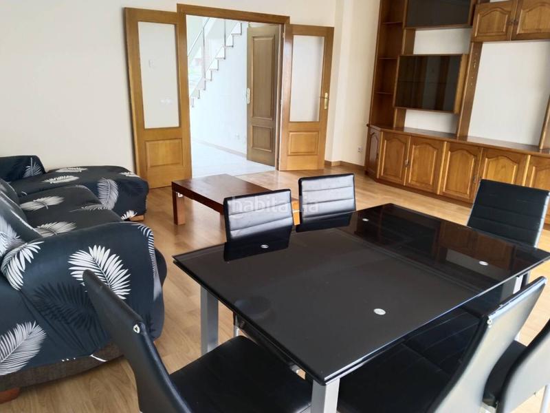 Foto fba0af3f-2dcf-4227-9fe5-107548f41d57. Casa aparellada amb calefacció a Villafría - La Ventilla - Castañares Burgos