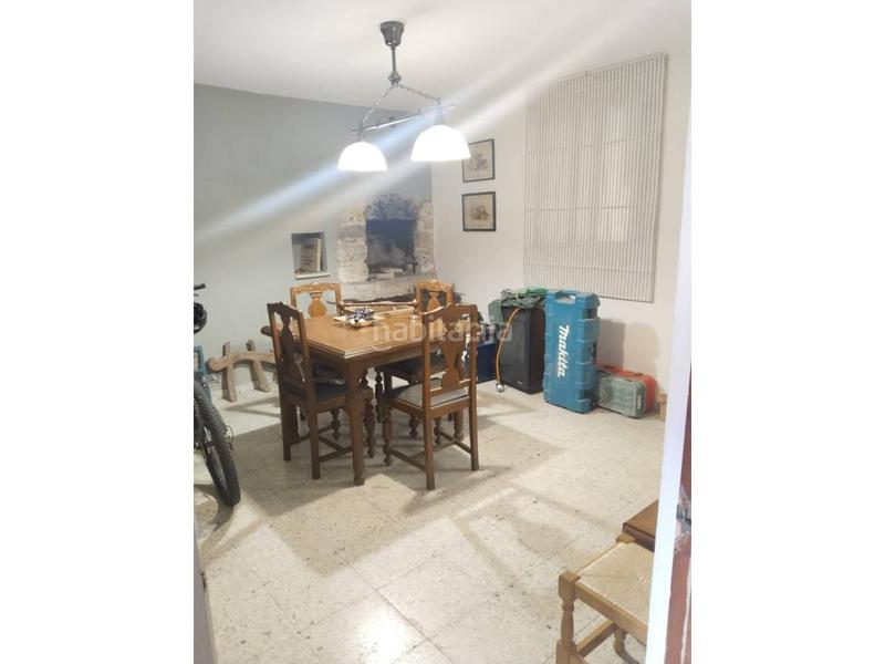 Foto 5ec4954b-47ee-483a-9411-b7f0c1a985b7. Casa aparellada amb calefacció aparcament a Susinos del Páramo