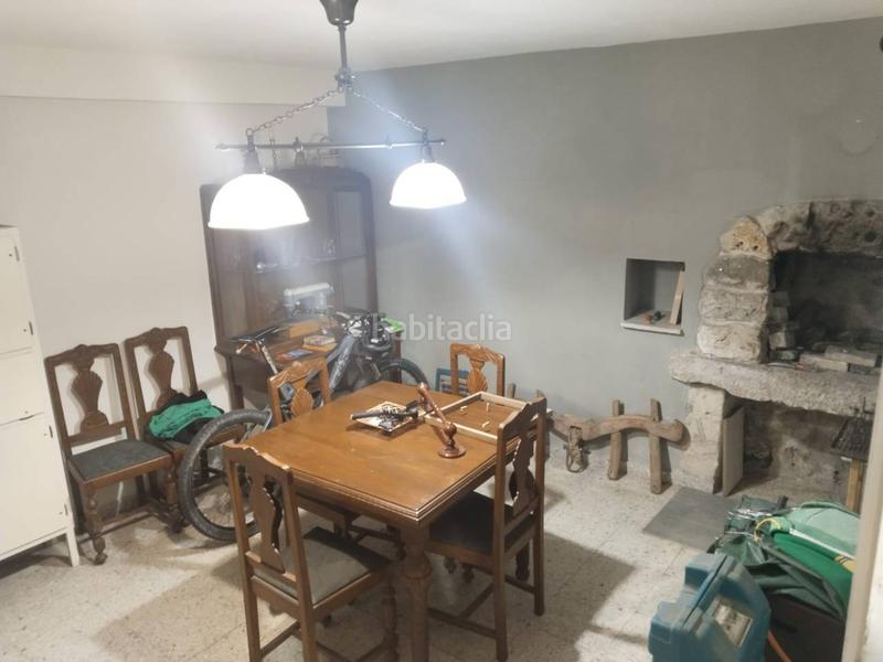 Foto b5829c1a-2596-4013-8177-fb0518a3c398. Casa aparellada amb calefacció aparcament a Susinos del Páramo