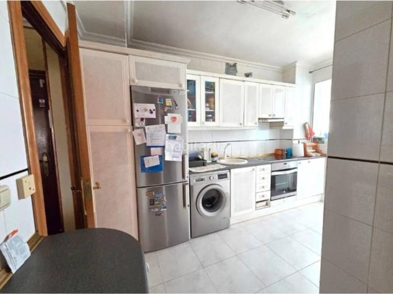 Foto bc3632ee-d386-4ec8-ad67-fb912eab1524. Flat with heating in Plantío - Alcampo Burgos