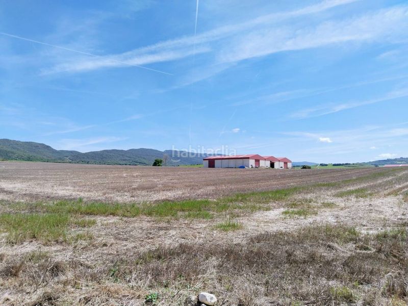 Foto 4da76cbb-76ef-453d-aeef-d11b2ce407a4. Finca rústica a Puebla de Arganzón (La)