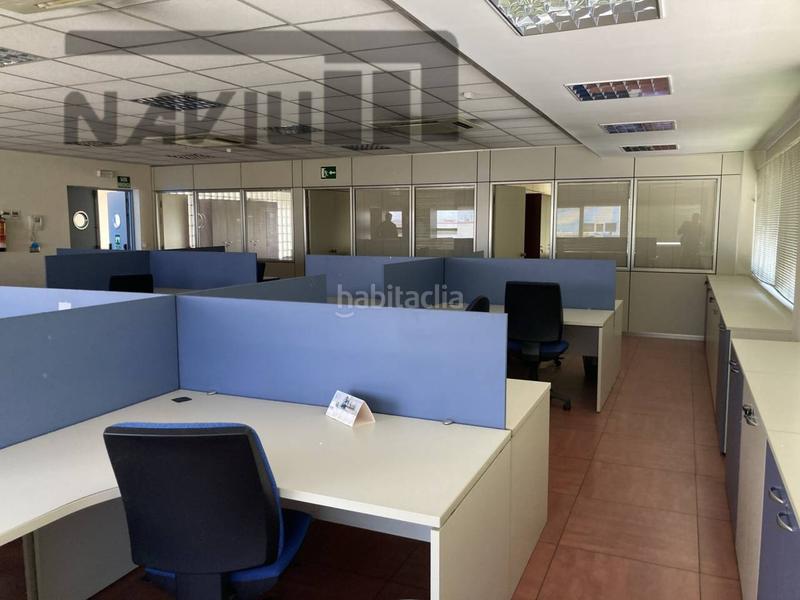 Foto 906cce3b-c4ac-4cc6-bedf-db7ae3326dec. Nave industrial venta de excepcional edificio mixto oficinaindustrial en Getafe